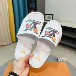 Picture of Louis Vuitton Slippers _SKULVsz38-44WM0501338